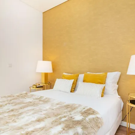 Whome | Golden Premium